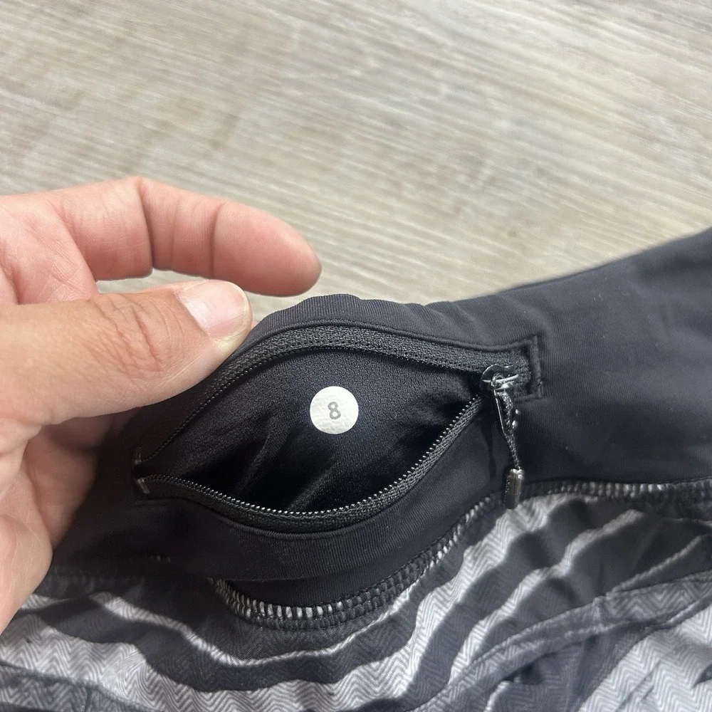 Lululemon Women's Size 8 Running Active Speed Short  Marbled Mix‎ White Black